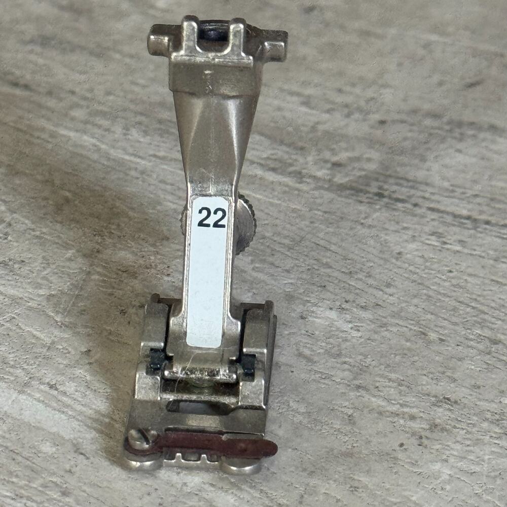 Genuine BERNINA #22 Cording Presser Foot - Old Style